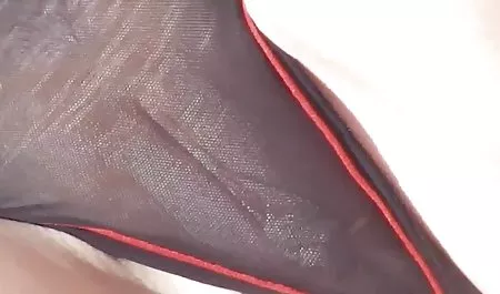 مکیدن کانال زاپاس سکسی کیر, چشمان خود را پوشش داده و سپس با ارائه شوهر